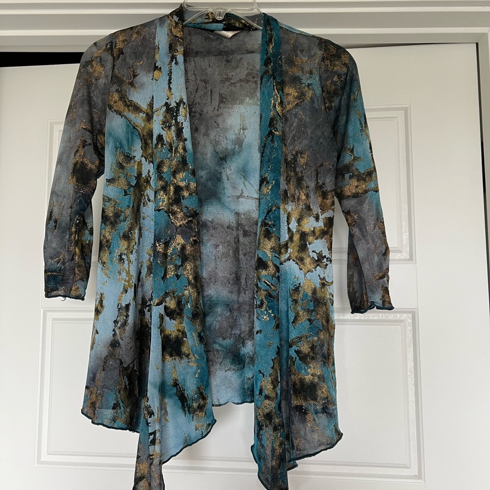 Blue and Gold, Shawl with Sleeves. Size XS from Buckle. Brand: Daytrip.